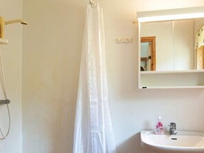 House | Bathroom