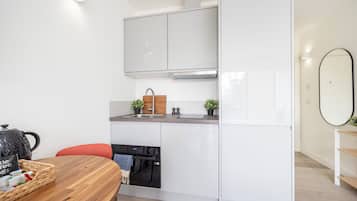 Studio, 1 giường đôi, không hút thuốc | Bếp riêng | Ấm điện, lò nướng bánh mì