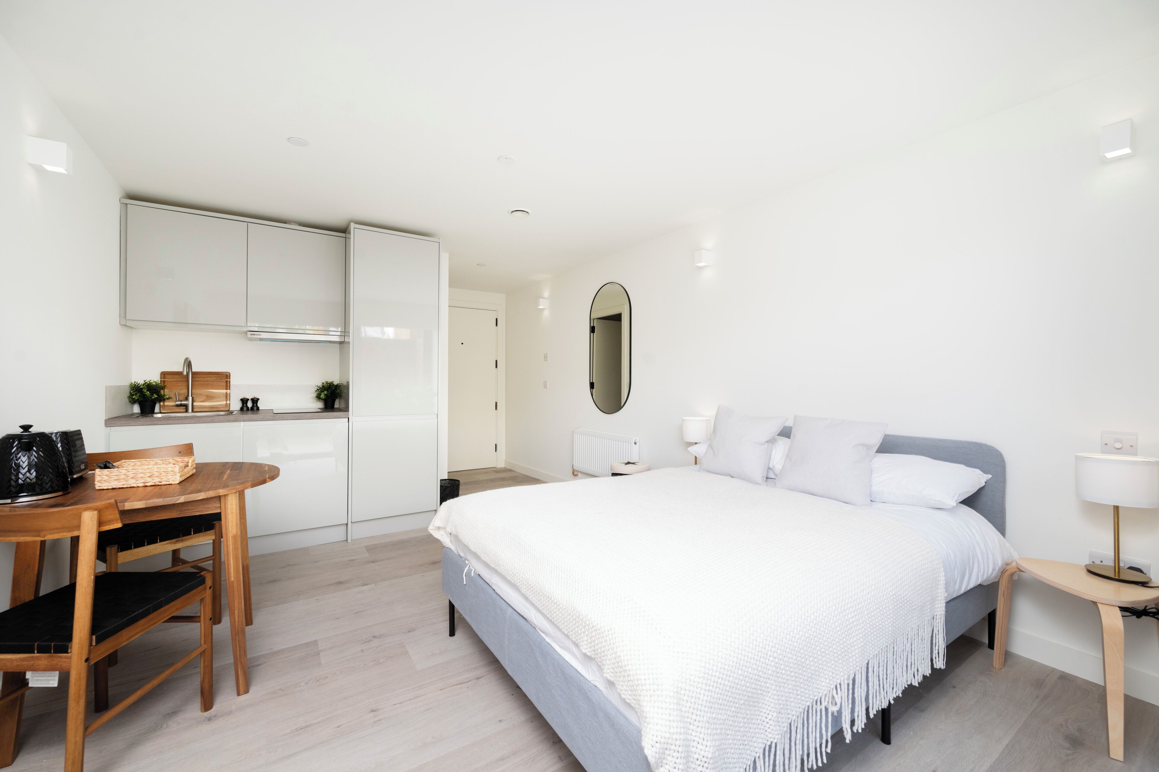 Studio, 1 Double Bed, Non Smoking | Blackout curtains, iron/ironing board, free WiFi
