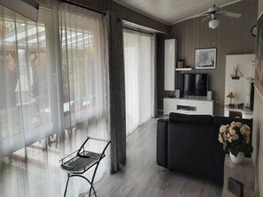 House | Living room - Ferienhaus mit Einladendem Platzangebot (Mirow)