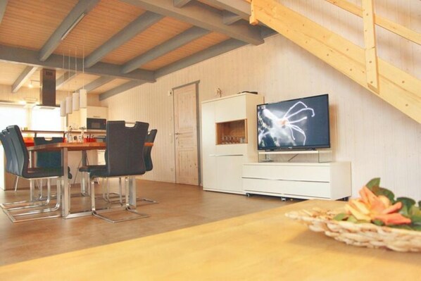 House | Dining - Exklusives Skandinavisches Ferienhaus (Mirow)