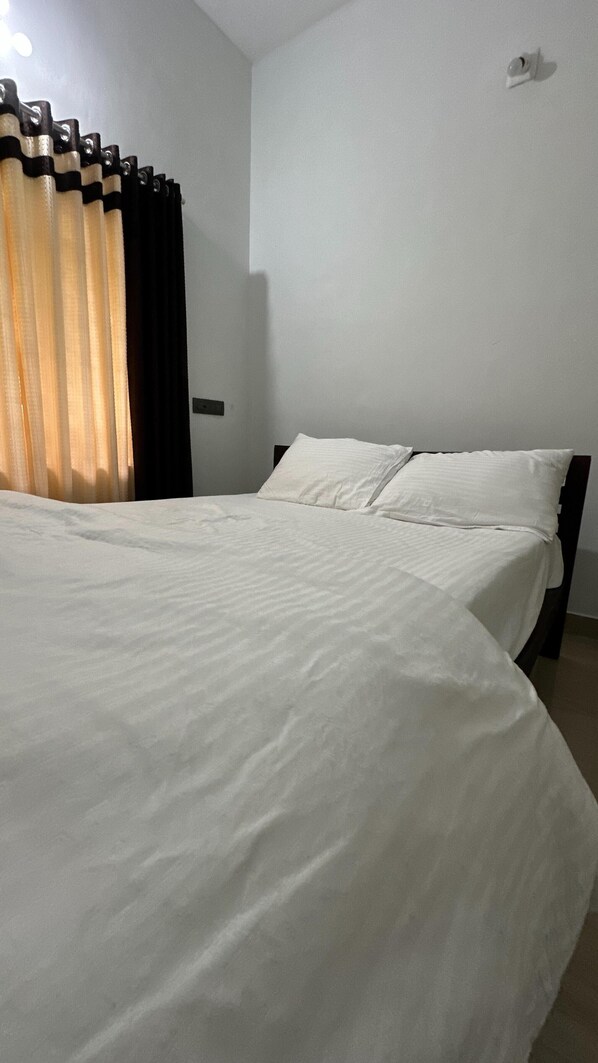 3 bedrooms, WiFi, bed sheets