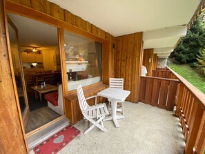 Outdoor dining - Meribel Center: 4-Bedroom Duplex, 8 Pers, Close to Slopes (Méribel)