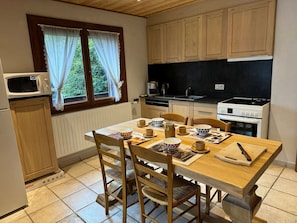 Fridge, microwave, dishwasher