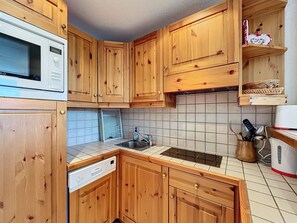 Fridge, microwave, dishwasher, coffee/tea maker