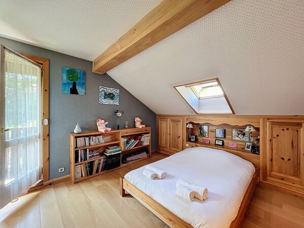 3 chambres, accès au Wi-Fi (inclus), literie fournie