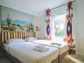 4 bedrooms, bed sheets - Modern Holiday Home With Infrared Sauna (Slagharen)