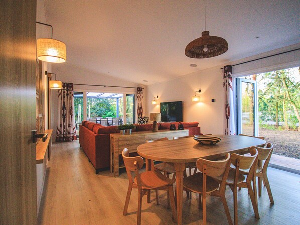 House | Dining - Modern Holiday Home With Infrared Sauna (Slagharen)