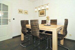 House | Dining