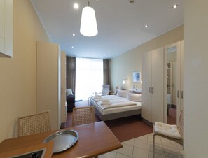 Apartment | Dining - Elegant Eingerichtete Ferienwohnung (Mirow)