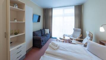 Căn hộ | 1 phòng ngủ, trang bị nội thất với thiết kế riêng biệt, bộ trải giường