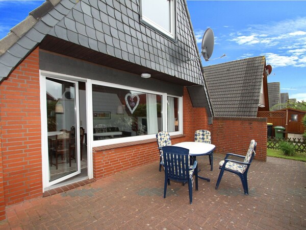 Ferienhaus Toms Hutte Mit Terrasse In Dornum - Dornum
