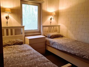 House | 2 bedrooms, individually furnished - Skandinavisches Ferienhaus in Mirow (Mirow)