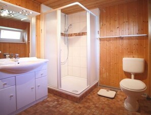 Bathroom - Ferienhaus im Ferienpark Mirow (Mirow)