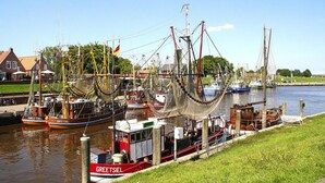 Unclassified image, 2 of 30, button - Ferienhauser in Greetsiel (Krummhoern)