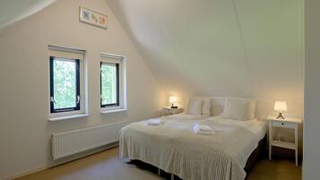 House | 3 bedrooms, individually furnished, bed sheets