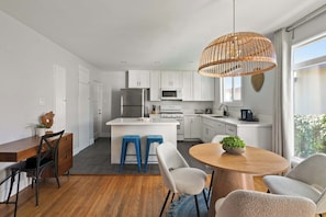 Fridge, microwave, oven, stovetop - 6 Bedroom Family Getaway Walk to Law Street Beach (San Diego)