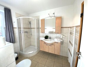 Apartment | Bathroom | Towels - Liebevoll Eingerichtetes Appartement (Rechlin)
