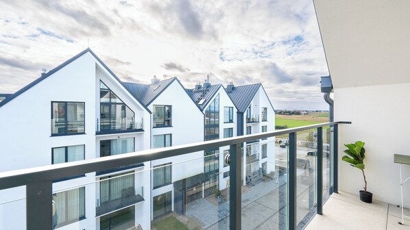 Apartment (29A) | Balkon
