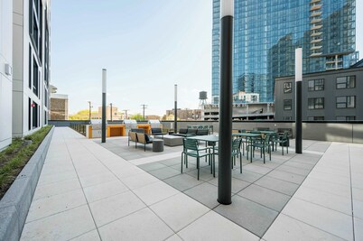Concert Stay! New 4BR Apt by Salt Shed