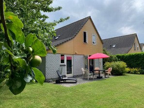 House | Garden - Nice Holiday Home Near Beach (Wemeldinge)