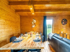 Chalet | Dining