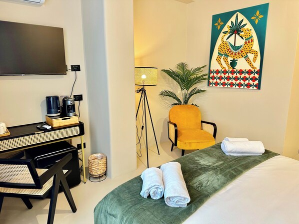 1 habitación, tabla de planchar con plancha, wifi y ropa de cama