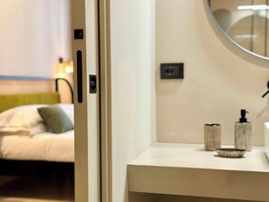 1 chambre, fer et planche à repasser, Wi-Fi, draps fournis