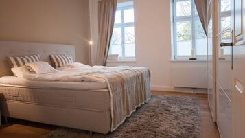 House | 3 bedrooms, individually furnished, iron/ironing board