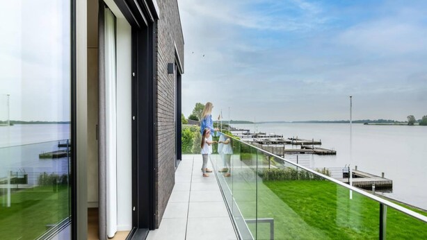 House | Pemandangan dari hartanah