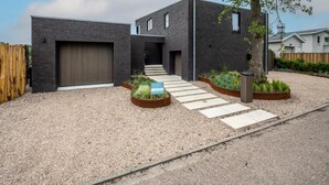 House | Bahagian luar