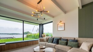 House | Ruang tamu