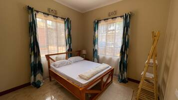 2 bedrooms, iron/ironing board, WiFi, bed sheets