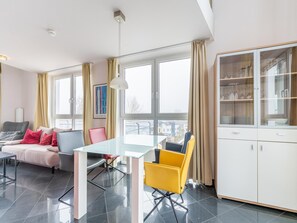 Apartment | Dining