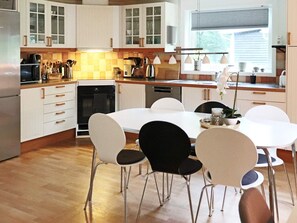 House | Private kitchen - 4 Star Holiday Home in Mellbystrand (Mellbystrand)
