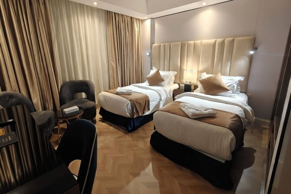 Egyptian cotton sheets, premium bedding, soundproofing