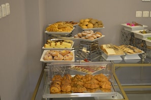 Breakfast buffet - Smayah Residence (Riyadh)