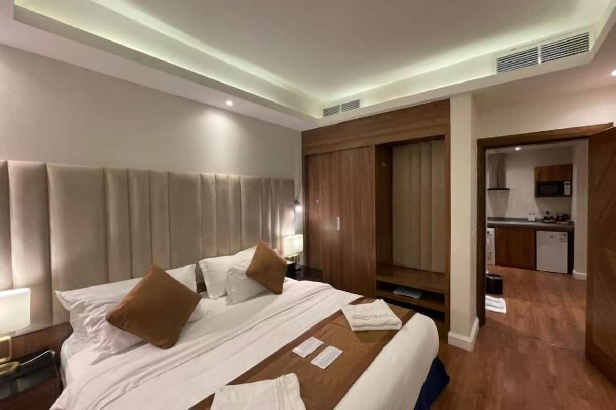 1 sovrum, egyptiska bomullslakan och sängtillbehör av högsta kvalitet