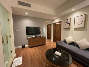 Family Suite | Private kitchen - Smayah Residence (Riyadh)