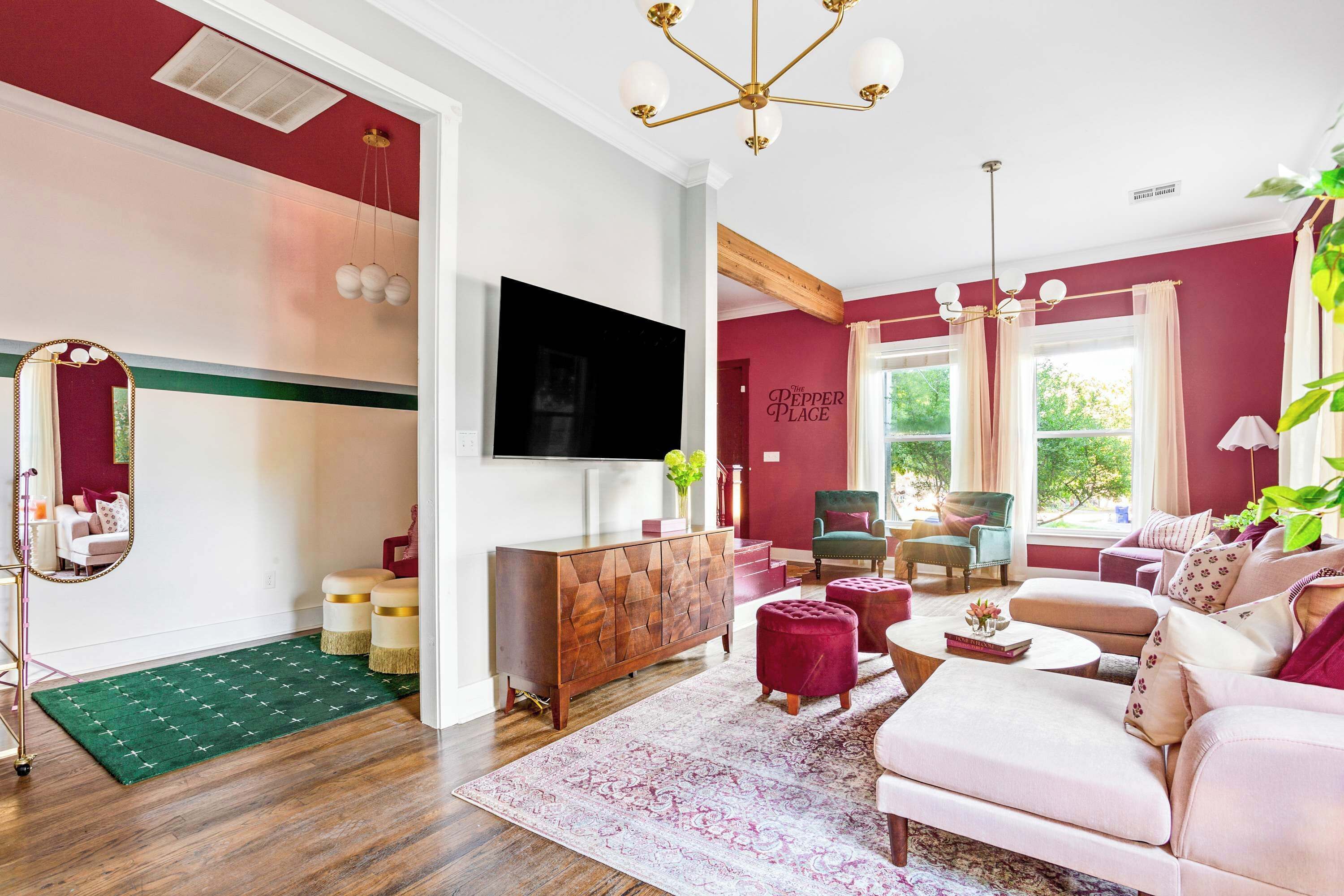 Televisión y oficina 