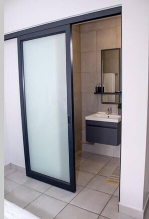 Apartment, 1 Bedroom, Garden View | Bathroom | Toilet paper