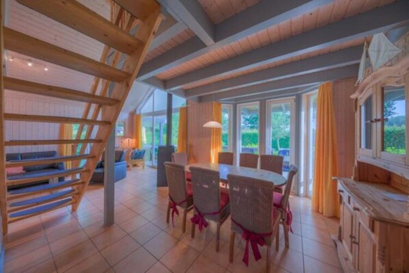 House | Dining - Ferienhaus im Skandinavischen Stil (Mirow)