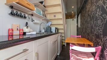 Apartment | Private kitchen | Electric kettle