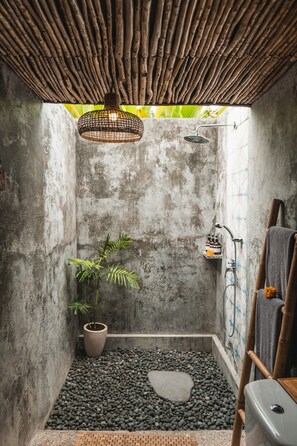 In-room safe, iron/ironing board, free WiFi - Lumeria Yoga (Ubud)