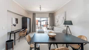 Apartment, 2 Bedrooms | Living area