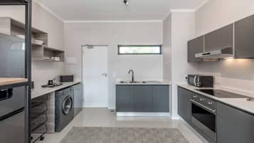 Apartment, 2 Bedrooms | Interior