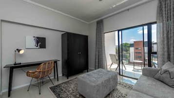 Apartment, 2 Bedrooms | Living area
