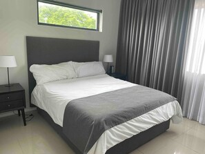 Apartment, 2 Bedrooms | 2 bedrooms - Long & Short Stays With Uncapped Wi-fi & Security (Johannesburg)