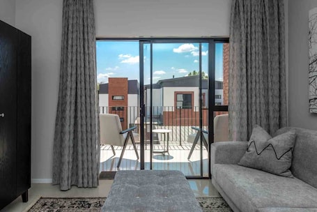 Apartment, 2 Bedrooms | Living area