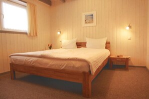 House | 4 bedrooms, individually furnished - Skandinavisches Ferienhaus in Mirow (Mirow)